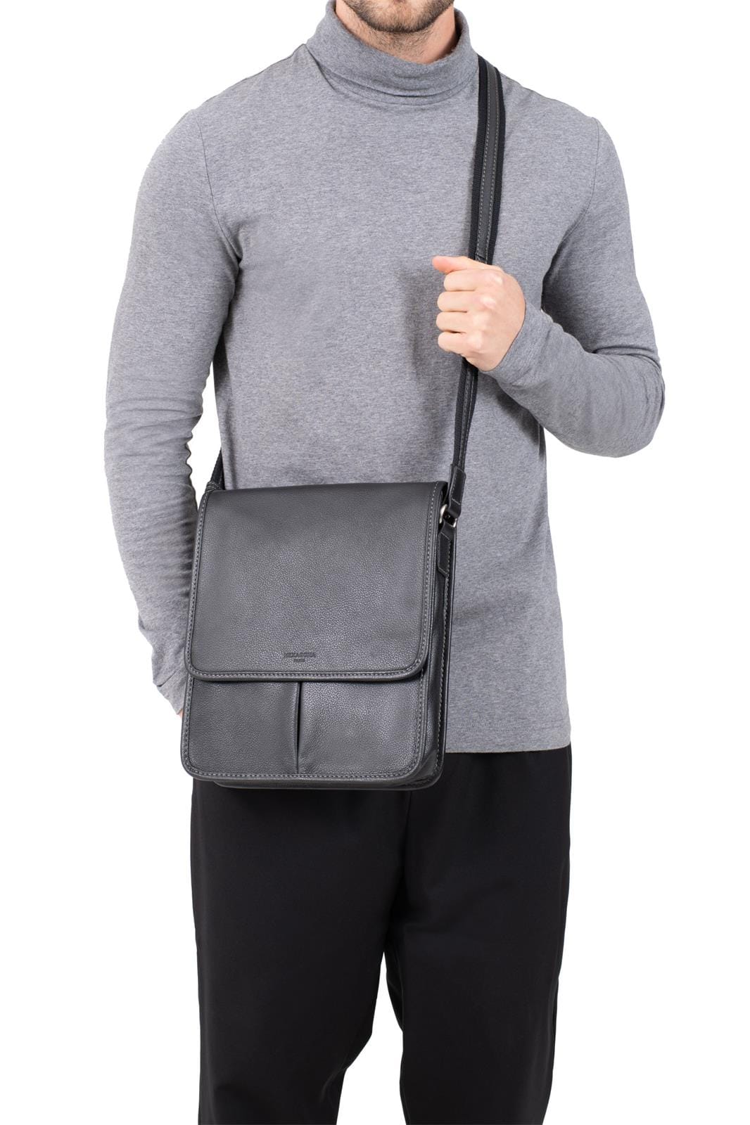 Hexagona Bags ONE Hexagona Black Leather Messenger Satchel