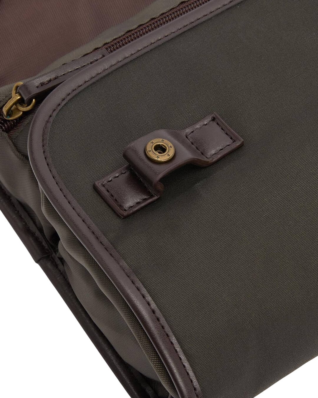 Barbour Bags ONE Barbour Olive Wax Hanging Washbag Ol51 Olive Beacon