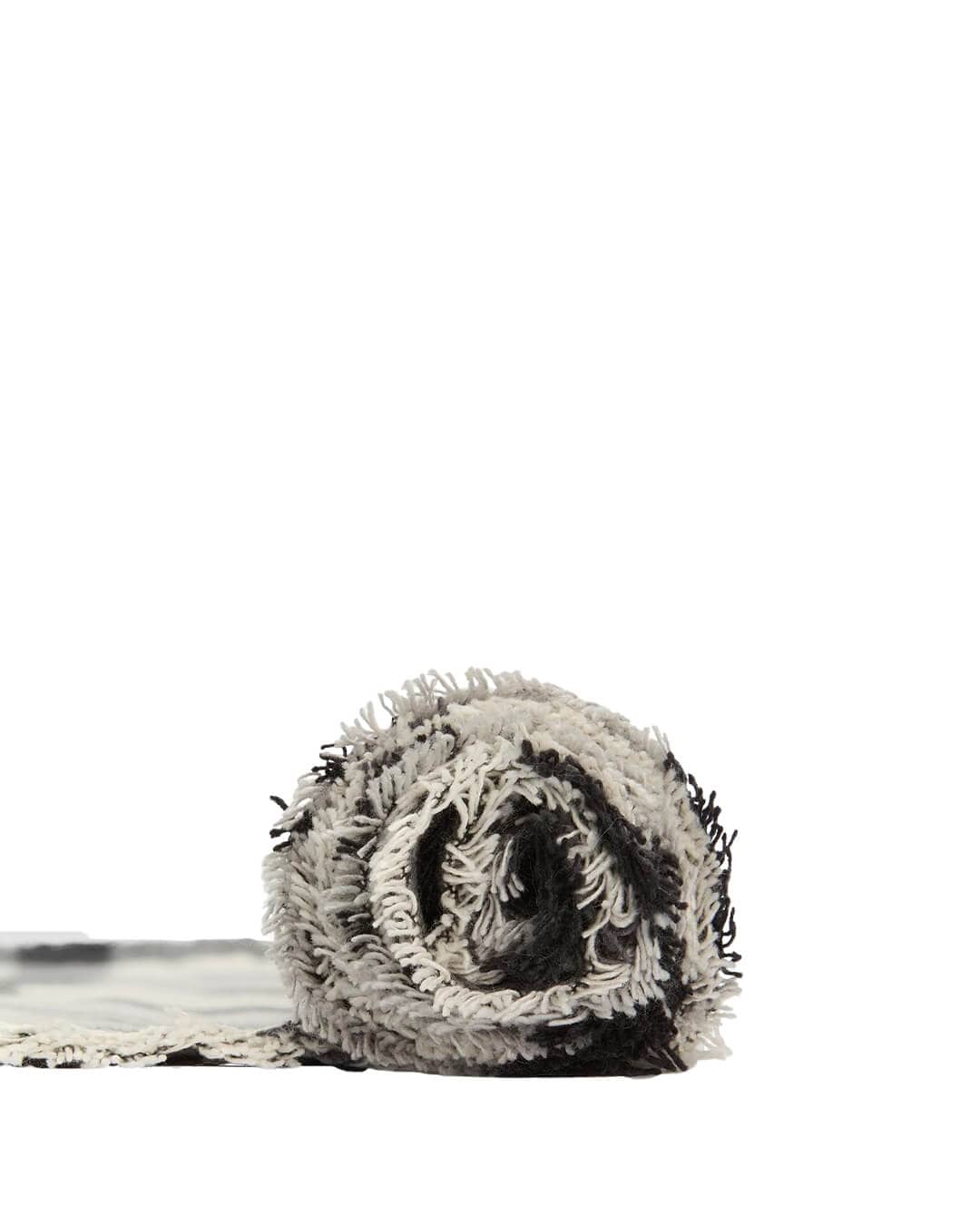 Barbour Gift Boxes ONE Barbour DOVER BEANIE & HAILES SCARF GY31 MONOCHROME TARTAN